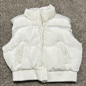 Women's Cream Puffer Vest - Lightweight Quilted Sleeveless Jacket